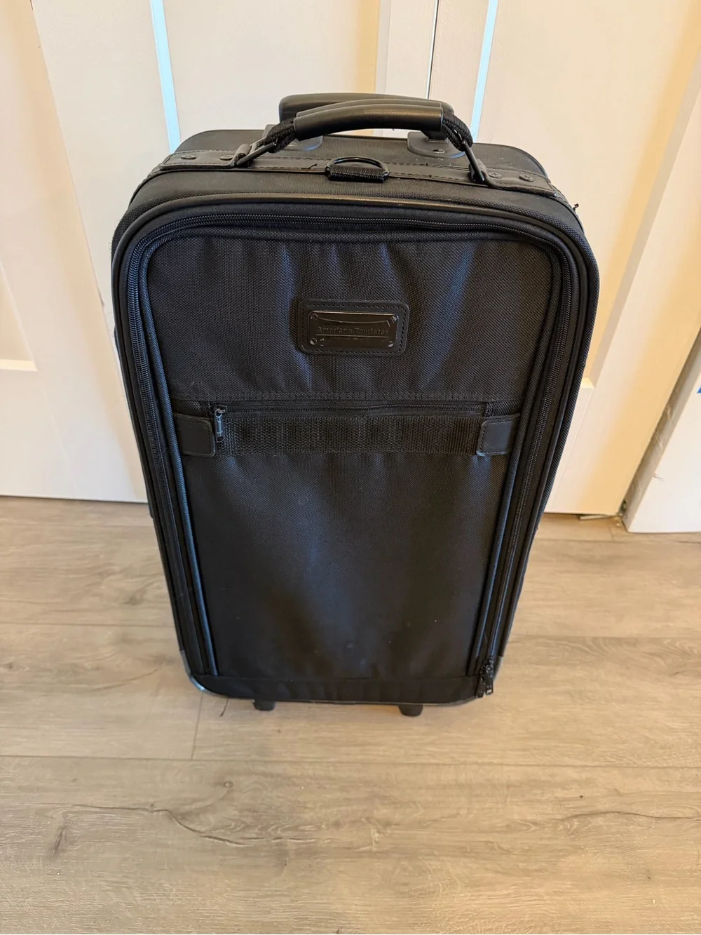 American Tourister 24